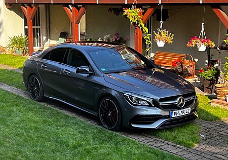 Mercedes-Benz CLA 45 AMG Mercedes*Recaro*AMG Abgasanlage