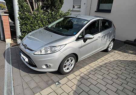 Ford Fiesta 1,4 TDCi Titanium, AHK, Allwetter, 2.Hd