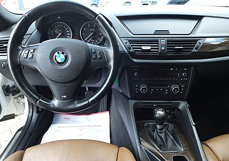 BMW X1 18 i sDrive LEDER M-SPORTPAKET1.HAND EDELHOLZ