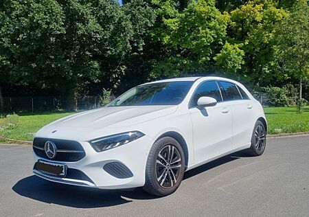 Mercedes-Benz A 250 e Progressive 8 G-DCT