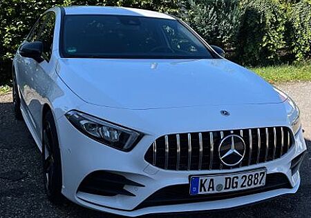 Mercedes-Benz A 200 Limo AMG Line Night Paket