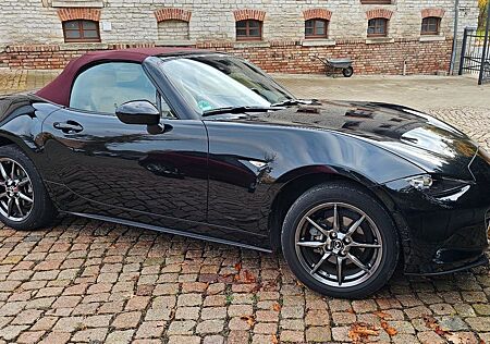 Mazda MX-5 Cabrio Sakura - cooles Weihnachtsgeschenk ?