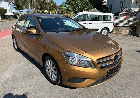 Mercedes-Benz A 180 A -Klasse BlueEfficiency/ Navi/PDC