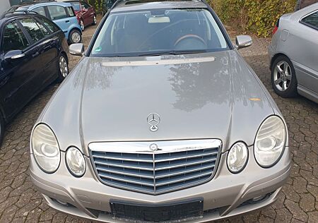 Mercedes-Benz E 200 KOMPRESSOR T CLASSIC