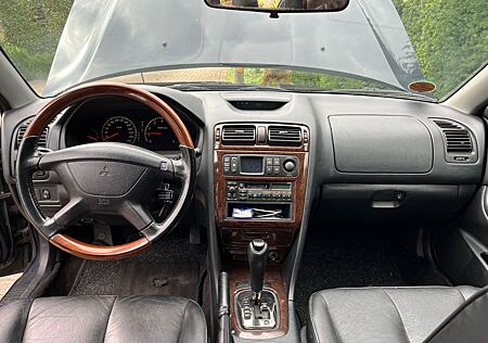 Mitsubishi Galant