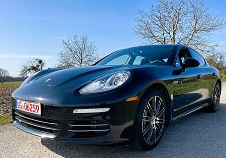 Porsche Panamera 4 S