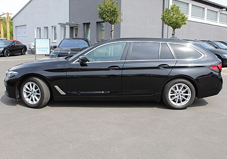 BMW 520d Tour. Aut. +S-LEDER+Standh.+HUD+H&K+AHK+DAB