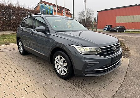 VW Tiguan Volkswagen Life 2,0 TDI DSG/ACC/AHK/LED/Lenk.Hz.