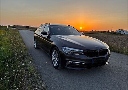 BMW 540d xDrive Touring A - Luxury