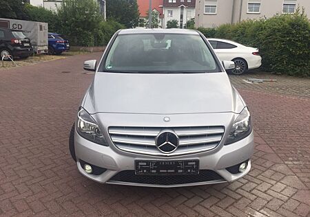 Mercedes-Benz B 200 B -Klasse *Automatik*Navi*Pdc*Shz*Tempomat*