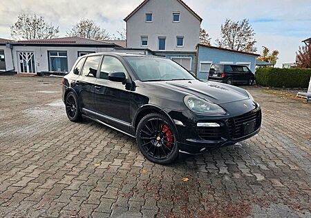 Porsche Cayenne Turbo GTS