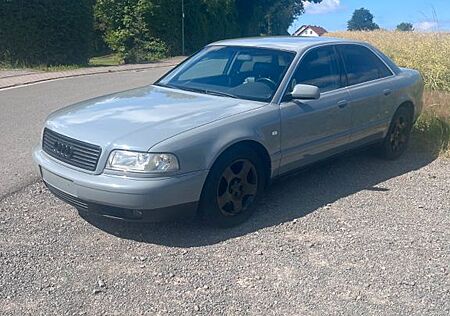 Audi A8 2.5TDI Quattro - 132KW 2.Hand 143Tkm