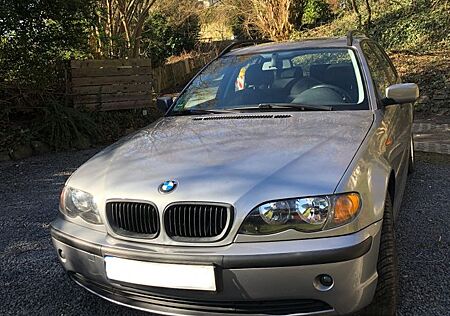 BMW 318i touring silbergrau