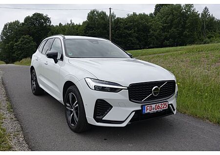 Volvo XC 60 XC60 R Design AWD B4 Diesel EU6d / Fahrerassiste
