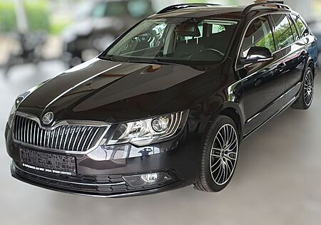 Skoda Superb Combi Exclusive*Bi-Xenon*Navi*Sitzh*Tempo