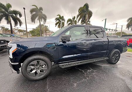 Ford F 150 Lightning Flash gr Batterie im Vorlauf