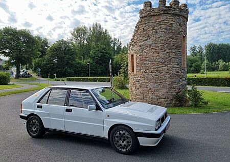 Lancia Delta HF Integrale 8V Kat