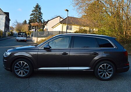 Audi Q7 3.0 quattro S line -BOSE-LEDER-KAME.-NAVI-TOP