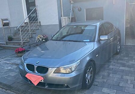 BMW 520i A -