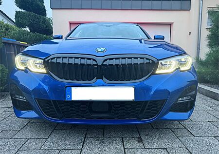 BMW 330i xDrive M Sport Automatic + Service Inkl