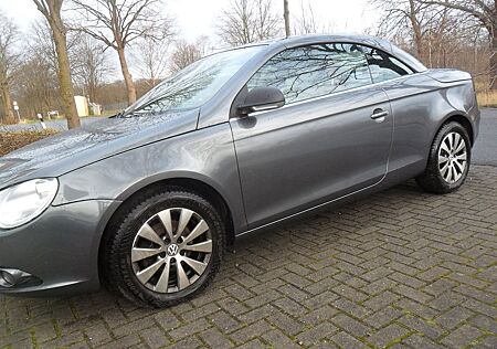 VW Eos Volkswagen 2.0 FSI Panorama-Dach/Klimaautomatik /Leder