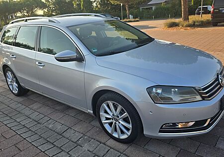 VW Passat Variant Volkswagen Passat Var. Highline 2.0 DSG ALCAN NAVI BLTH PDC