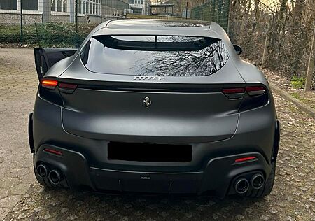 Ferrari Purosangue GREY MATT CARBON LIFT PANORAM WINTER