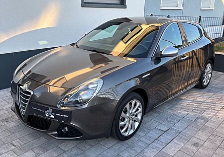 Alfa Romeo Giulietta Turismo /AUTOMATIK/XENON/PDC/TEMOMAT