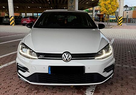 VW Golf Volkswagen 1.5 TSI R-Line