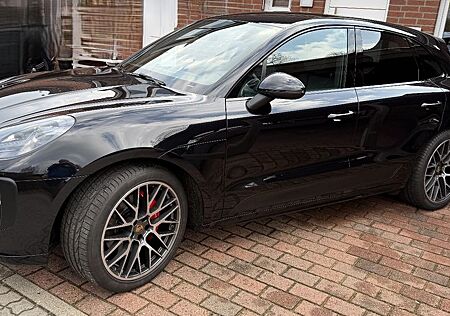 Porsche Macan GTS AHK Luftfahrwerk Sitzbelüf Standhzg Garantie