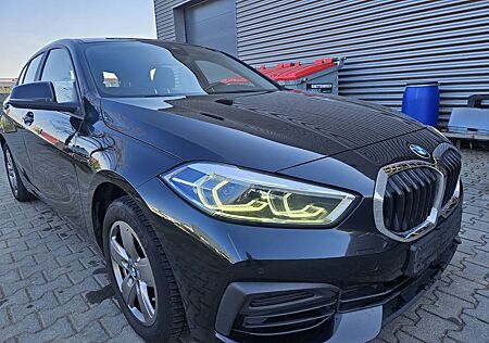 BMW 116D ADVANTAGE * NAVIGATION * LED * LIVE COCPIT