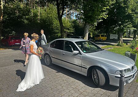 BMW 528i A - Ambientebeleuchtung - Xenon - Subwoofer