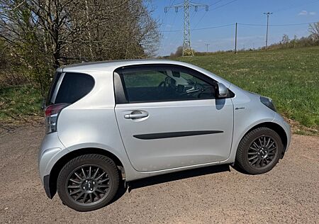 Toyota iQ