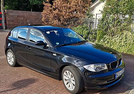 BMW 116i -schwarz-TÜV Neu