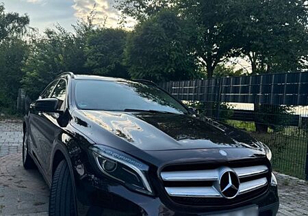 Mercedes-Benz GLA 220 d 4MATIC DCT Style Style