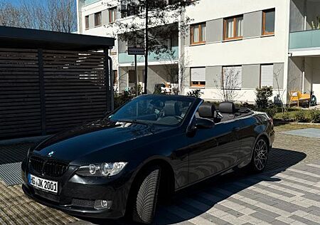 BMW 320i Cabrio /Parksensor/ SHZ/Temp. /LED