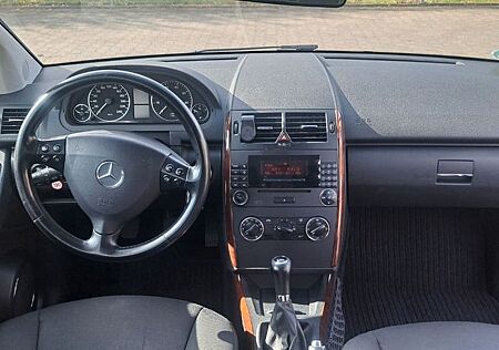Mercedes-Benz A 170 ELEGANCE Elegance
