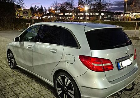 Mercedes-Benz B 180 CDI DCT Automatik AHK