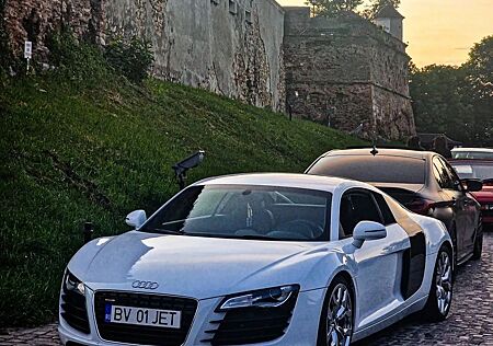 Audi R8 4.2 FSI R tronic quattro -