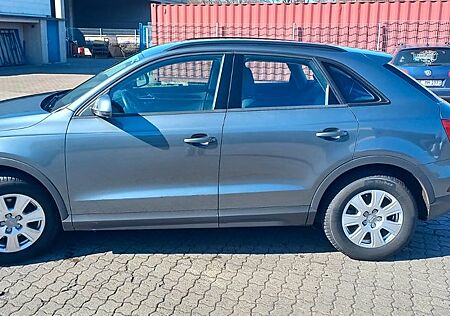 Audi Q3 basis quattro Automatik