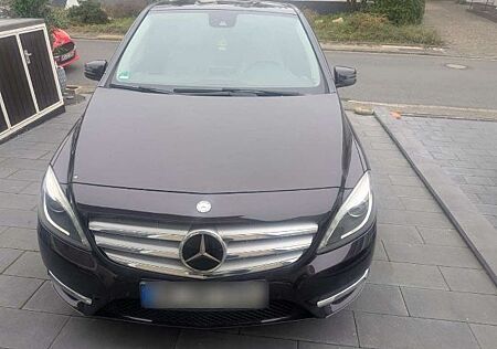 Mercedes-Benz B 220 d DCT -