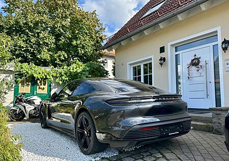 Porsche Taycan Turbo 200T€*SportDesign/21"/PDCC/PSCB/18W