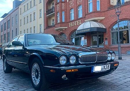 Jaguar XJ8 3.2 -