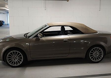 Audi A4 3.0 TDI (DPF) quattro Cabriolet -