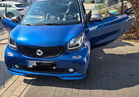 Smart ForTwo cabrio 0.9 66kW BRABUS 15th anniv. ed...