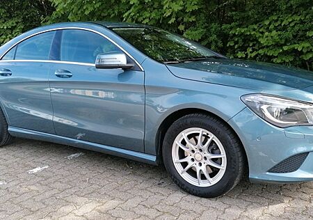 Mercedes-Benz CLA 180 | Wenig km, Navi, Kamera, Top gepflegt