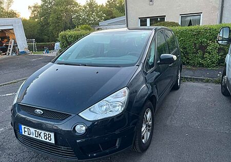 Ford S-Max 2,0 TDCi 96kW DPF Ambiente Ambiente