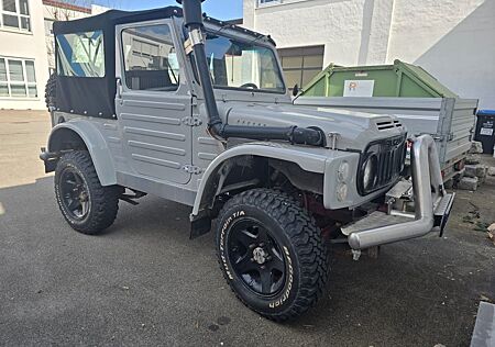 Suzuki LJ