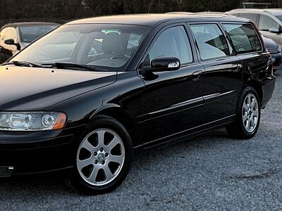 Volvo V70 Kombi 2.4D Sport°ZAHNRIEMEN°AHK°LEDER°SHZ°