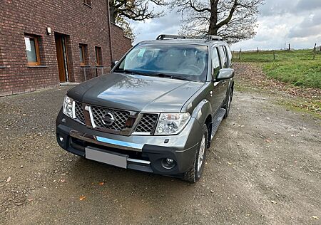 Nissan Pathfinder 4.0 V6 Premium org. 99.000 km